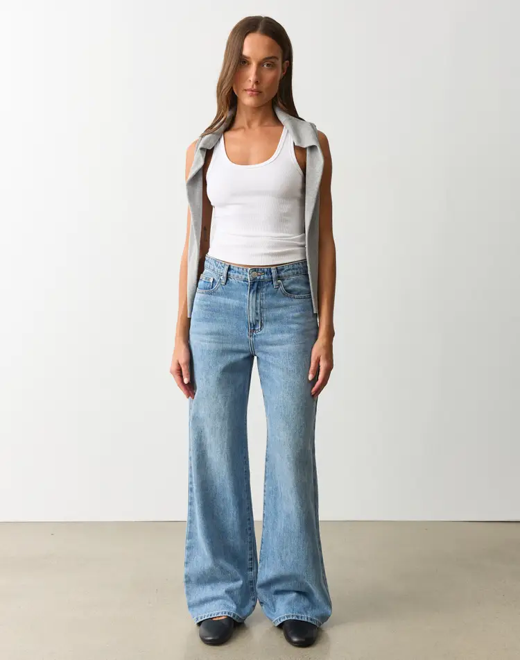 tauly-hr-straight-leg-jean-riley-vintage-wash-1-jd234922dnmr1.webp